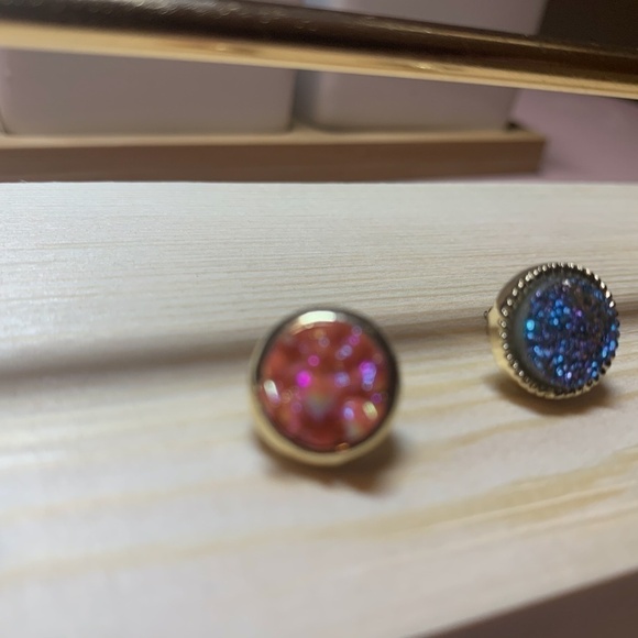 SALE💚 any 3 for $18 💚 Colorful Druzy Stone Stud Earrings Gold - Picture 3 of 4
